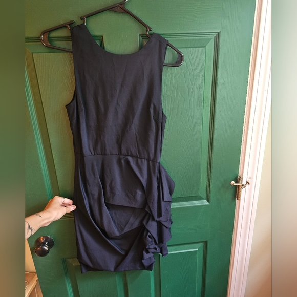 Alice + Olivia Ruffle Detail Dress - Picture 9 of 10